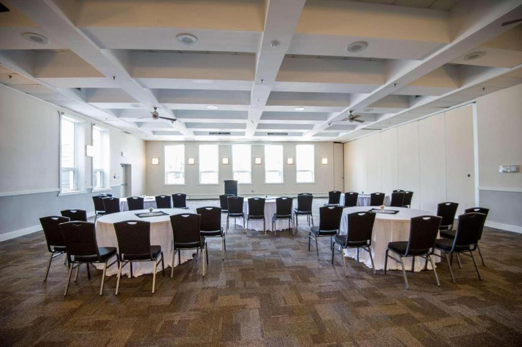 ווייטהורס Coast High Country Inn מראה חיצוני תמונה