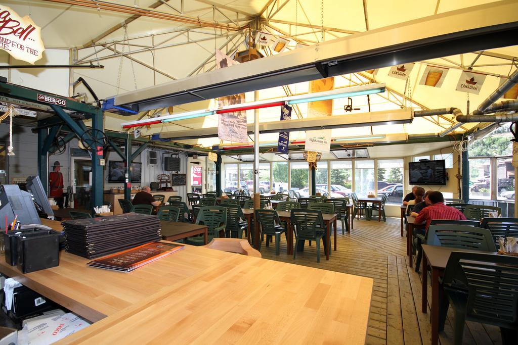 ווייטהורס Coast High Country Inn מראה חיצוני תמונה