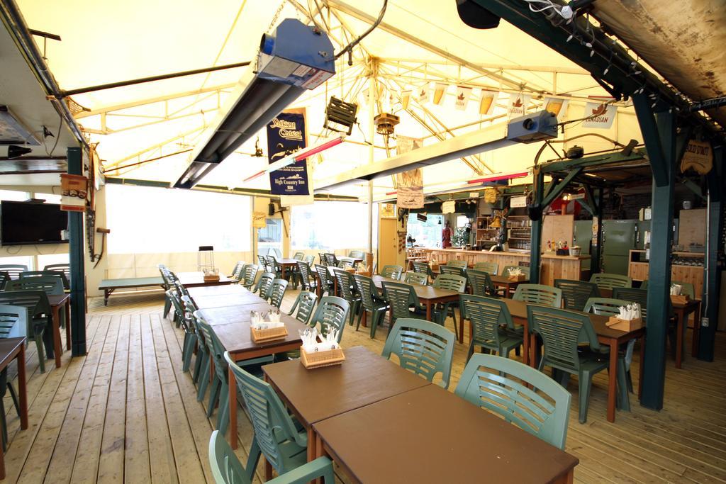 ווייטהורס Coast High Country Inn מראה חיצוני תמונה