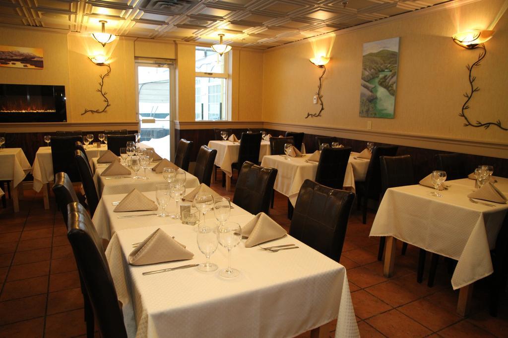 ווייטהורס Coast High Country Inn מראה חיצוני תמונה