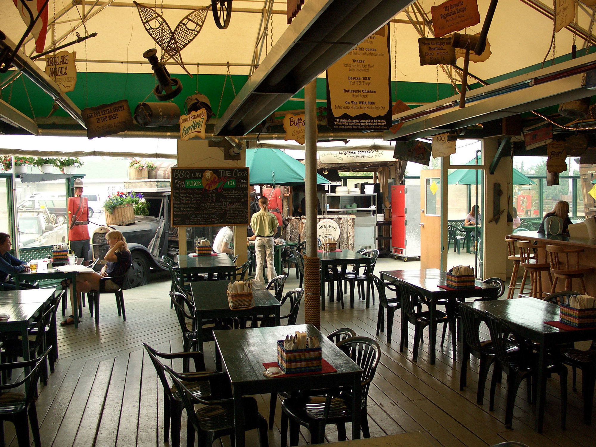 ווייטהורס Coast High Country Inn מראה חיצוני תמונה